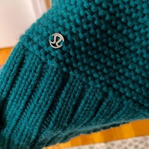 Lululemon turquoise mock neck sweater size 10